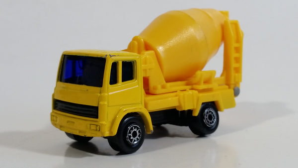 Maisto Cement Mixer Truck Yellow Die Cast Toy Car Construction Equipment Building Vehicle