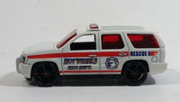 2009 Hot Wheels HW City Works '07 Chevy Tahoe Fire Dept. Rescue #8 White Die Cast Toy Car Emergency Vehicle