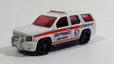 2009 Hot Wheels HW City Works '07 Chevy Tahoe Fire Dept. Rescue #8 White Die Cast Toy Car Emergency Vehicle