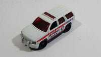 2009 Hot Wheels HW City Works '07 Chevy Tahoe Fire Dept. Rescue #8 White Die Cast Toy Car Emergency Vehicle