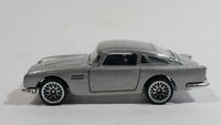 2010 Hot Wheels Aston Martin 1963 DB5 Silver Die Cast Toy Car Vehicle