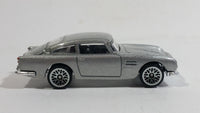 2010 Hot Wheels Aston Martin 1963 DB5 Silver Die Cast Toy Car Vehicle