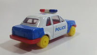 Maisto Ford Escort 1.6i White and Blue Police Die Cast Toy Car Emergency Rescue Vehicle