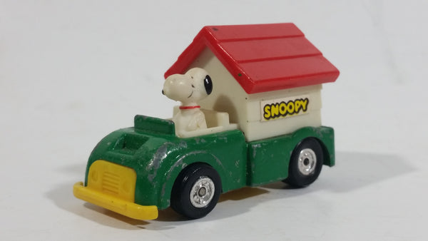 Vintage 1966 Aviva No. C24 Snoopy in Green Truck with Plastic White and Red Dog House Die Cast Toy Car Vehicle