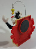 1998 Applause Warner Bros. Looney Tunes Sylvester The Cat Trying To Catch Tweety Bird Out Of A Window 3D Fridge Magnet