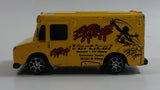 Maisto Panel Van Extreme Vertical Ramps Skateboarding Van Yellow Die Cast Toy Car Vehicle