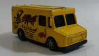 Maisto Panel Van Extreme Vertical Ramps Skateboarding Van Yellow Die Cast Toy Car Vehicle