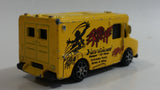 Maisto Panel Van Extreme Vertical Ramps Skateboarding Van Yellow Die Cast Toy Car Vehicle