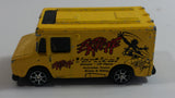 Maisto Panel Van Extreme Vertical Ramps Skateboarding Van Yellow Die Cast Toy Car Vehicle