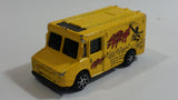 Maisto Panel Van Extreme Vertical Ramps Skateboarding Van Yellow Die Cast Toy Car Vehicle