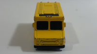 Maisto Panel Van Extreme Vertical Ramps Skateboarding Van Yellow Die Cast Toy Car Vehicle