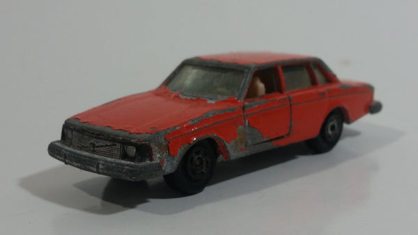 Extremely Rare HTF Vintage 1970s Yatming Volvo 244 DL No. 1058 Orange Die Cast Toy Car Vehicle with Opening Doors - Hong Kong