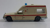 Siku No. 1630 Mercedes-Benz 260 Binz Ambulance Cream White Die Cast Toy Car Rescue Emergency Vehicle with Opening Doors