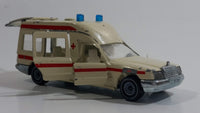 Siku No. 1630 Mercedes-Benz 260 Binz Ambulance Cream White Die Cast Toy Car Rescue Emergency Vehicle with Opening Doors