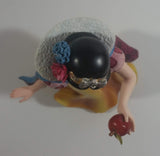 Disney Enesco Showcase Coutre de Force Snow White Holding an Apple 8" Tall Heavy Resin Figurine