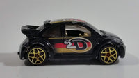 2003 Hot Wheels Flag Flyers Volkswagen New Beetle Cup Black Die Cast Toy Car Vehicle