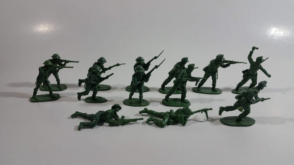 Vintage Blue-Box Toys Green Plastic Army Figures Made in Hong Kong - Lot of 13