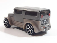 2006 MGA Marvel Platinum Edition Spider-Man Hummer Style Grey Die Cast Toy Car Vehicle