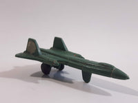 Fighter Jet Army Green Plastic Toy Airplane Aircraft Vehicle