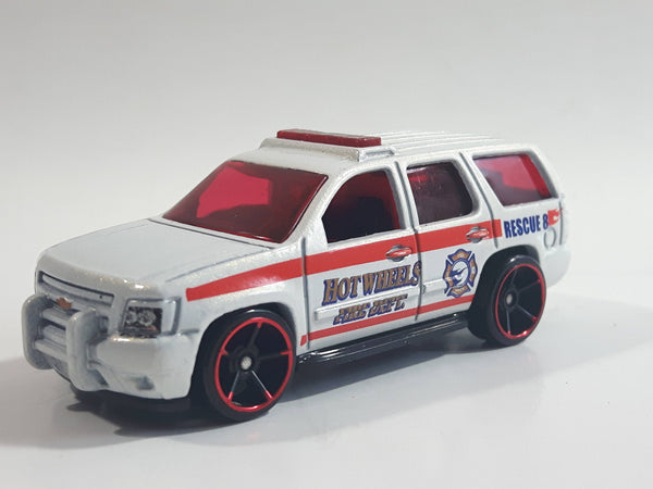 2009 Hot Wheels HW City Works '07 Chevy Tahoe Fire Dept. Rescue #8 White Die Cast Toy Car Emergency Vehicle