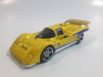 2009 Hot Wheels HW Special Features Ferrari 512M Yellow Die Cast Toy Car Vehicle with Opening Engine Bay