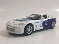 2010 Maisto Top Dog Collectibles NHL Ice Hockey Vancouver Canucks Dodge Viper GTS White 1/39 Scale Pull Back Motorized Friction Die Cast Toy Race Car Vehicle with Opening Doors