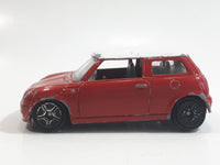 Motor Max No. 6057 2001 Mini Cooper Red with White Roof Die Cast Toy Car Vehicle