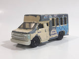 2000 Matchbox On Tour Chevy Transport Bus Transport Cream White 1/80 Scale Die Cast Toy Car Vehicle