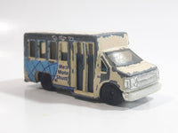 2000 Matchbox On Tour Chevy Transport Bus Transport Cream White 1/80 Scale Die Cast Toy Car Vehicle