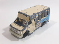 2000 Matchbox On Tour Chevy Transport Bus Transport Cream White 1/80 Scale Die Cast Toy Car Vehicle