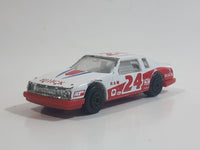 Maisto Special Edition Buick Lasabre Stock Car #24 "Carolina Kid" White Red Die Cast Toy Car Cop Vehicle