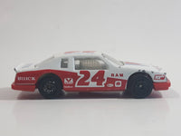 Maisto Special Edition Buick Lasabre Stock Car #24 "Carolina Kid" White Red Die Cast Toy Car Cop Vehicle