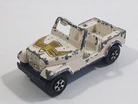 Vintage 1981 ERTL Dukes of Hazzard Daisy Duke's Jeep White Cream Die Cast Toy Car Vehicle 1/64 Scale