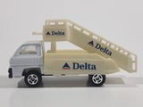 RealToy Delta Airplane Ladder Stairs Truck White Die Cast Toy Car Vehicle