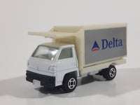 RealToy Delta Airplane Loading Scissor Lift Container Truck White Die Cast Toy Car Vehicle