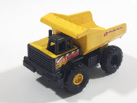 1998 Maisto Tonka Hasbro Mighty Dump Truck 768 Yellow 1/64 Scale Die Cast Toy Car Construction Vehicle