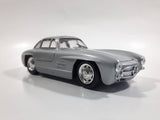 CB Car Mercedes 300 SL 1:24 Scale Silver Die Cast Toy Car Vehicle with Opening Gull Wing Doors and Hood