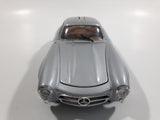 CB Car Mercedes 300 SL 1:24 Scale Silver Die Cast Toy Car Vehicle with Opening Gull Wing Doors and Hood