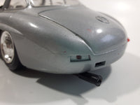 CB Car Mercedes 300 SL 1:24 Scale Silver Die Cast Toy Car Vehicle with Opening Gull Wing Doors and Hood