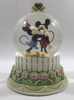 2007 Hallmark Disney Mickey and Minnie Mouse Heart Love Themed Snow Globe