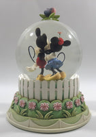 2007 Hallmark Disney Mickey and Minnie Mouse Heart Love Themed Snow Globe