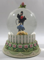 2007 Hallmark Disney Mickey and Minnie Mouse Heart Love Themed Snow Globe