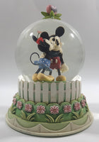 2007 Hallmark Disney Mickey and Minnie Mouse Heart Love Themed Snow Globe