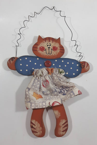 From The Shop of Robyn Kim '99 Wood Cat Folk Art Hanging 8" Tall