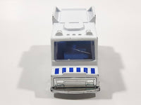 Unknown Brand Delicious Food Truck White Die Cast Toy Car Vehicle