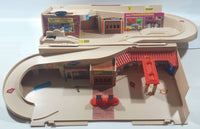 Vintage 1979 Hot Wheels Service Center Foldaway Garage Set - Missing Parts