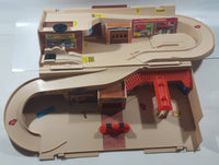 Vintage 1979 Hot Wheels Service Center Foldaway Garage Set - Missing Parts