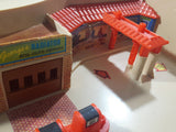 Vintage 1979 Hot Wheels Service Center Foldaway Garage Set - Missing Parts