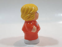 1998 Shelcore Paramedic Medic Doctor Orange 2 1/2" Tall Plastic Toy Figure