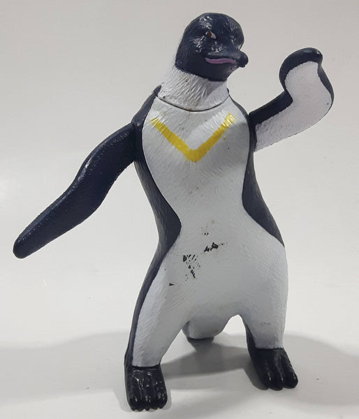 2011 Burger King Warner Bros Happy Feet Two Movie Carmen Maraca Penguin Character 4" Tall Plastic Toy Figure